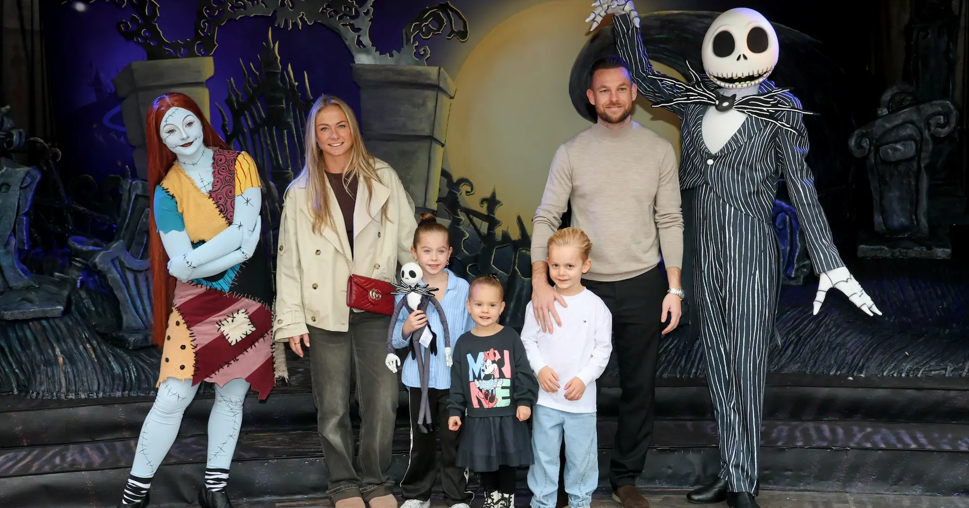 Tatjana, Leon en de kinderen met Jack en Sally in Disneyland Paris