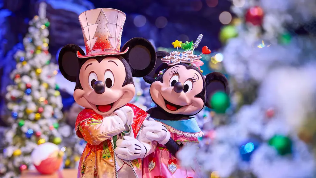 Kerstversiering op Main Street in Disneyland Parijs tijdens Disney Betoverende Kerst